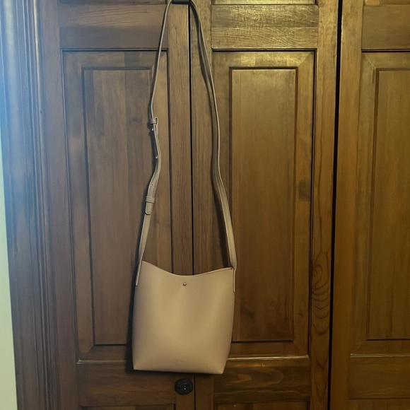 Samara blush bucket style crossbody - Picture 2 of 5